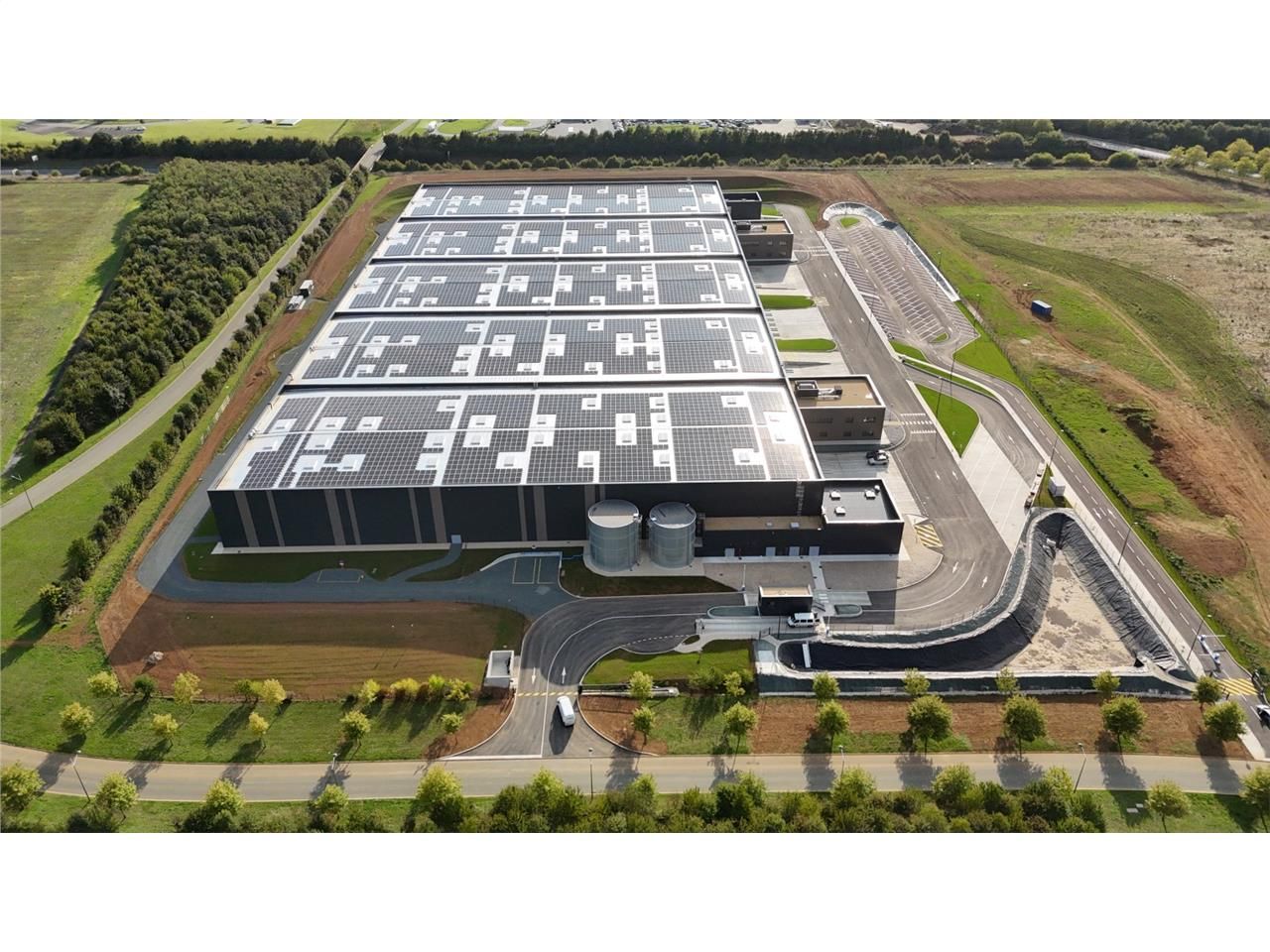 Situé à proximité directe de l'A83, reliant Niort