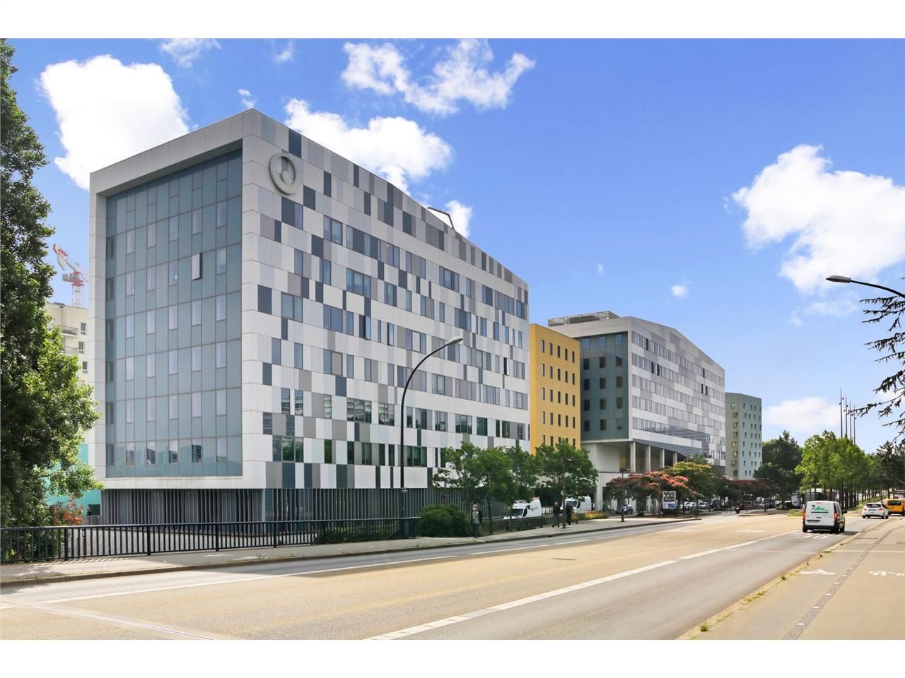 Ile de Nantes, au pied du Busway, dans un immeubl