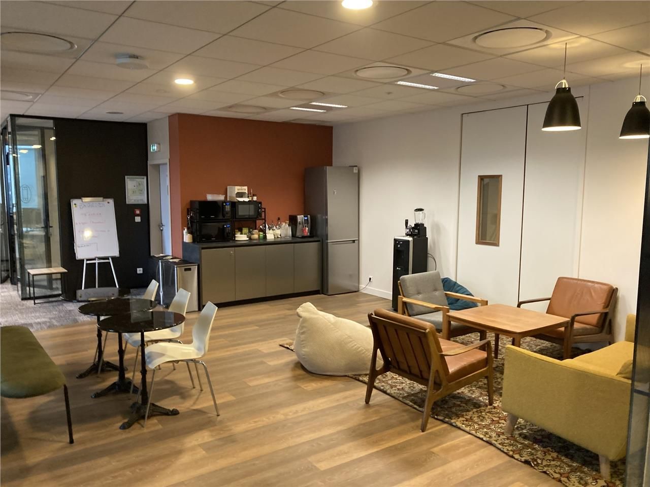 Ile de Nantes, au pied du Busway, dans un immeubl