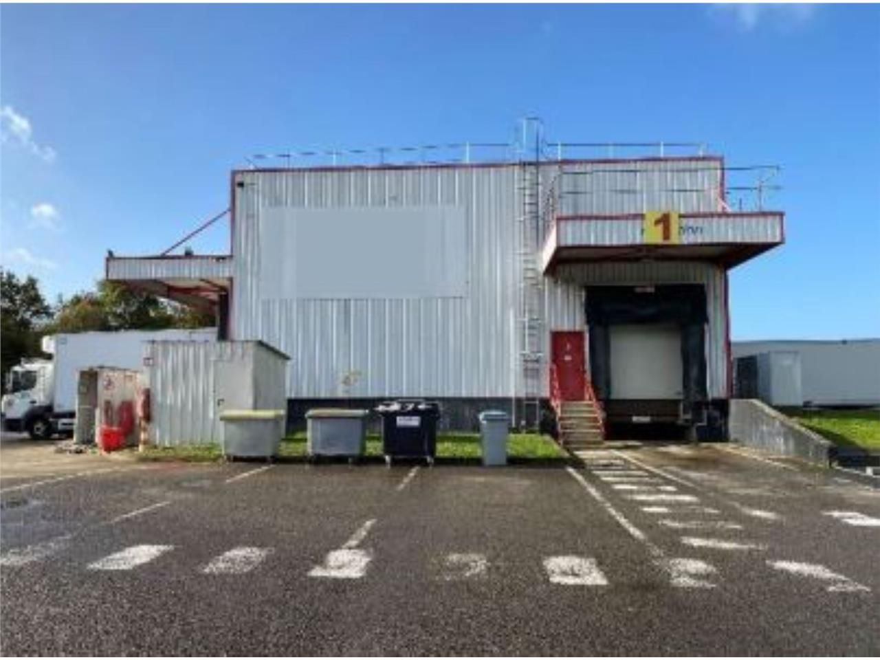 En Zone d'activités Sud Loire, à proximité des ax