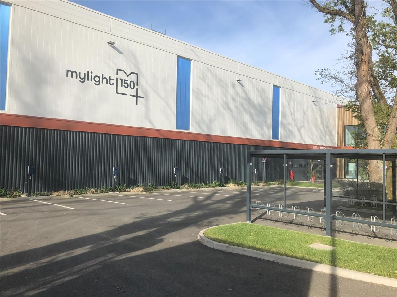 Au coeur de la zone d'activités de Sautron, à pro