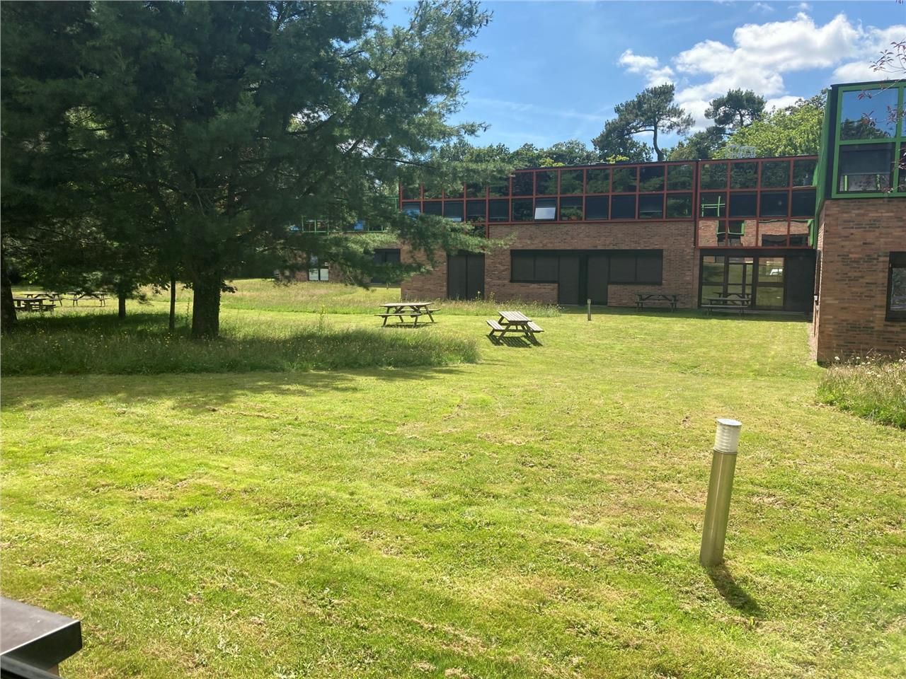 A 2 minutes à pied du Tramway et avec un accès im