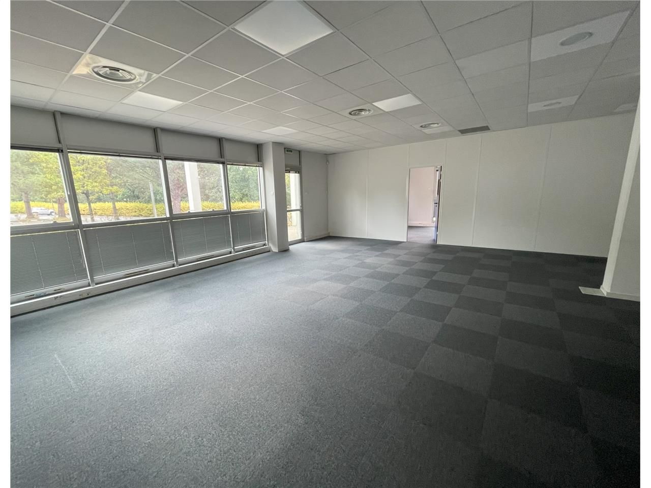 CHANTRERIE - Au sein d'un parc tertiaire bien ent