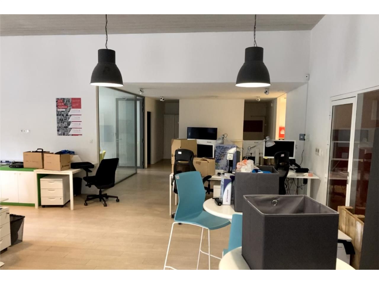 Au pied des Machines de l'île, du pont Anne de Br