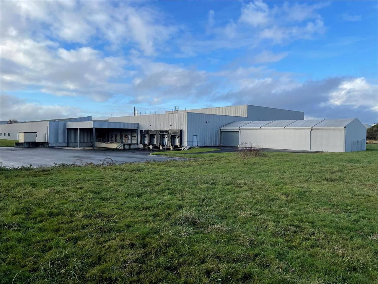 Situé aux portes sud de Rennes, le long de la dou