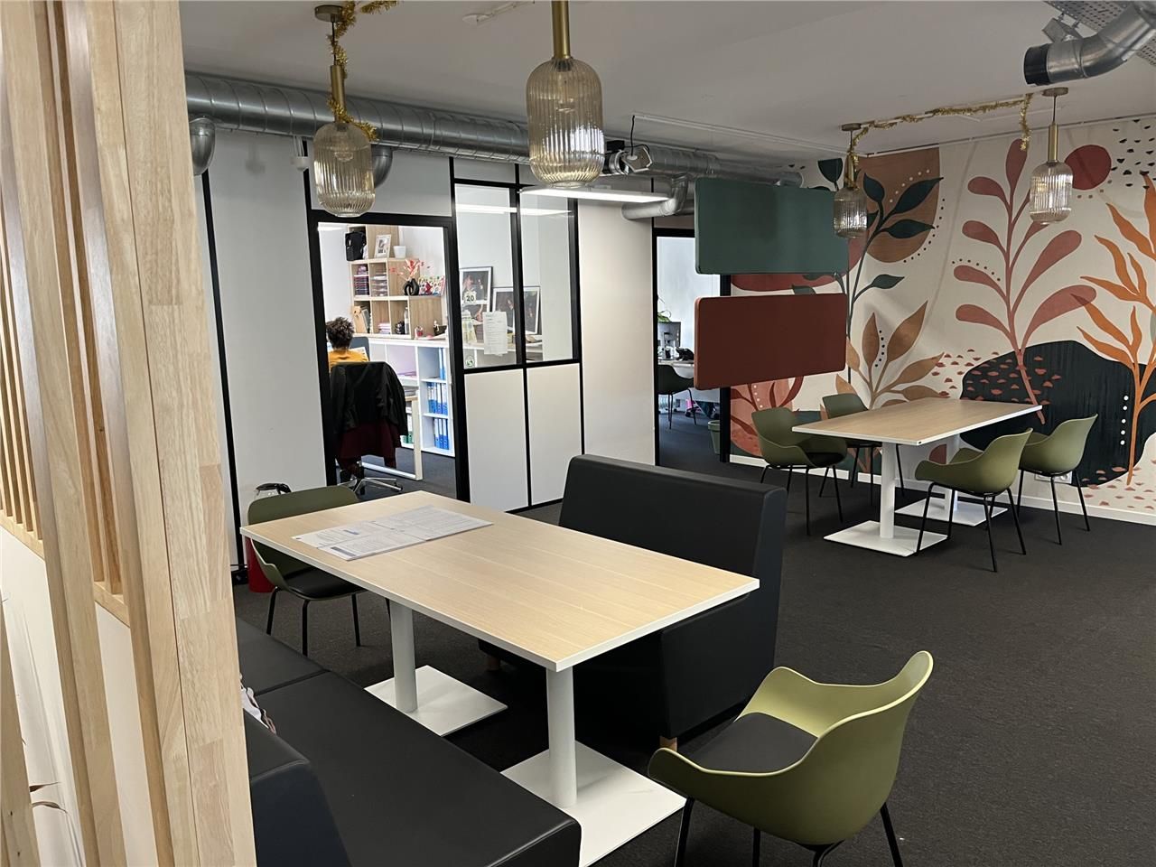 CBRE vous propose à la location deux plateaux de 