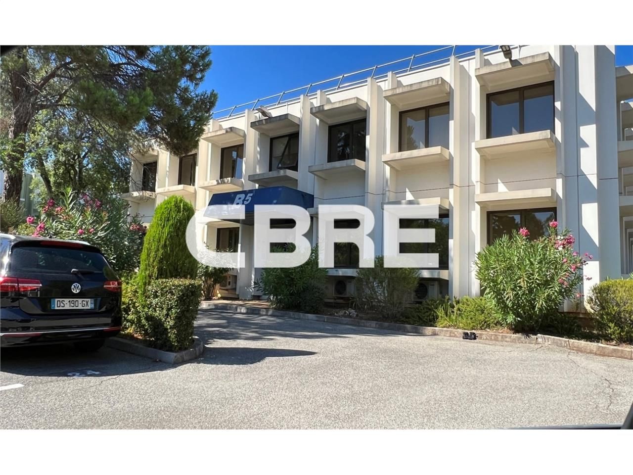 Idéalement situés sur la technopole de Sophia Ant