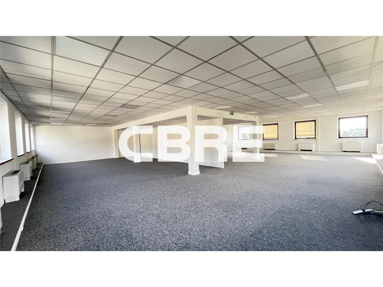 Au sein d'un immeuble en R+2 à Mougins (06250), p