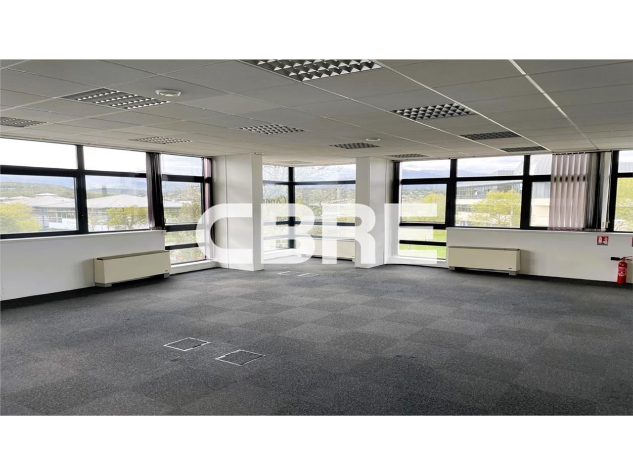 Au sein d'un immeuble indépendant en R+2 situé qu