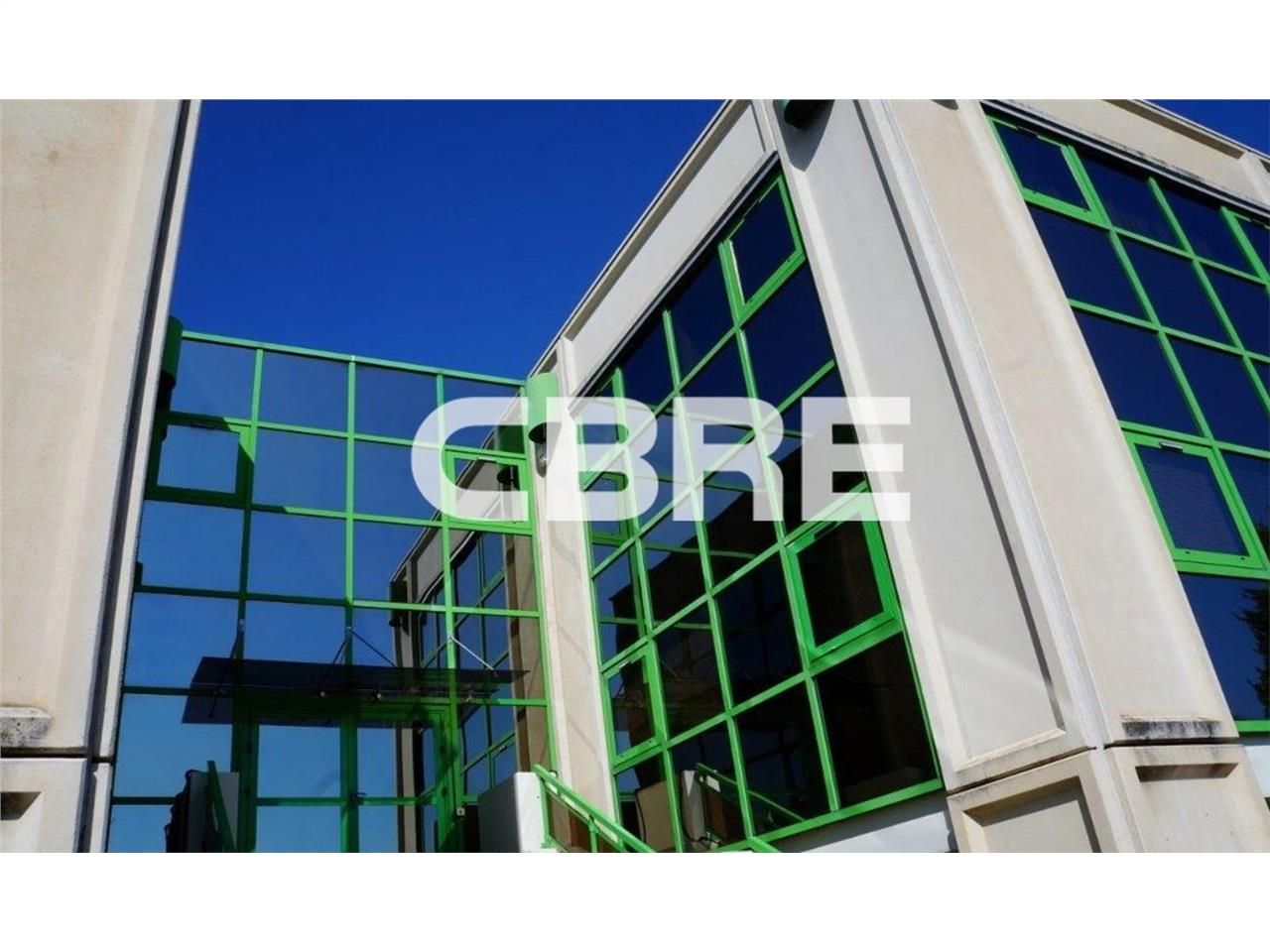 CBRE vous propose à la location deux plateaux de 