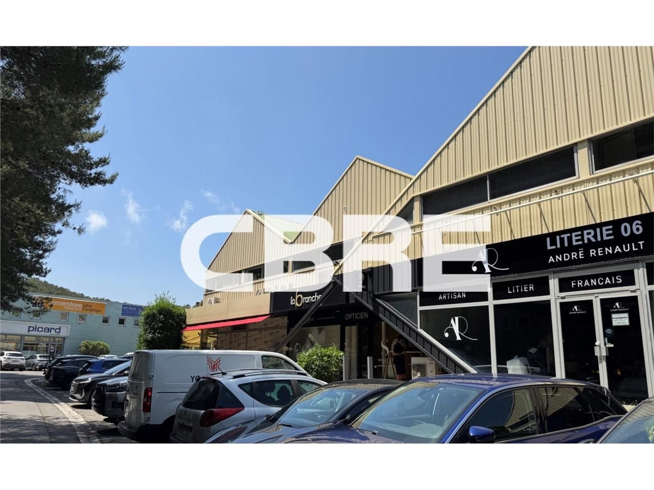 Vallauris (06220) zone commerciale de St Bernard,