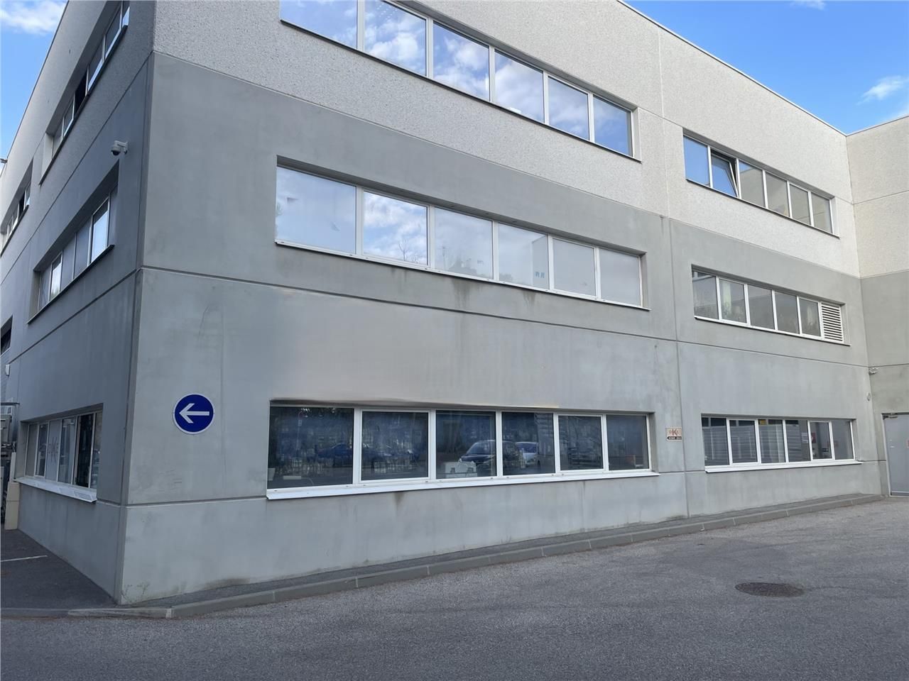 CBRE vous propose à la location ces locaux d'envi