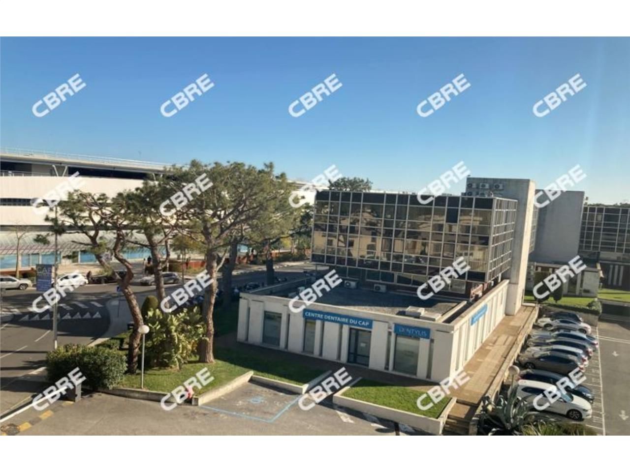 SAINT LAURENT DU VAR (06700) - CBRE vous propose 