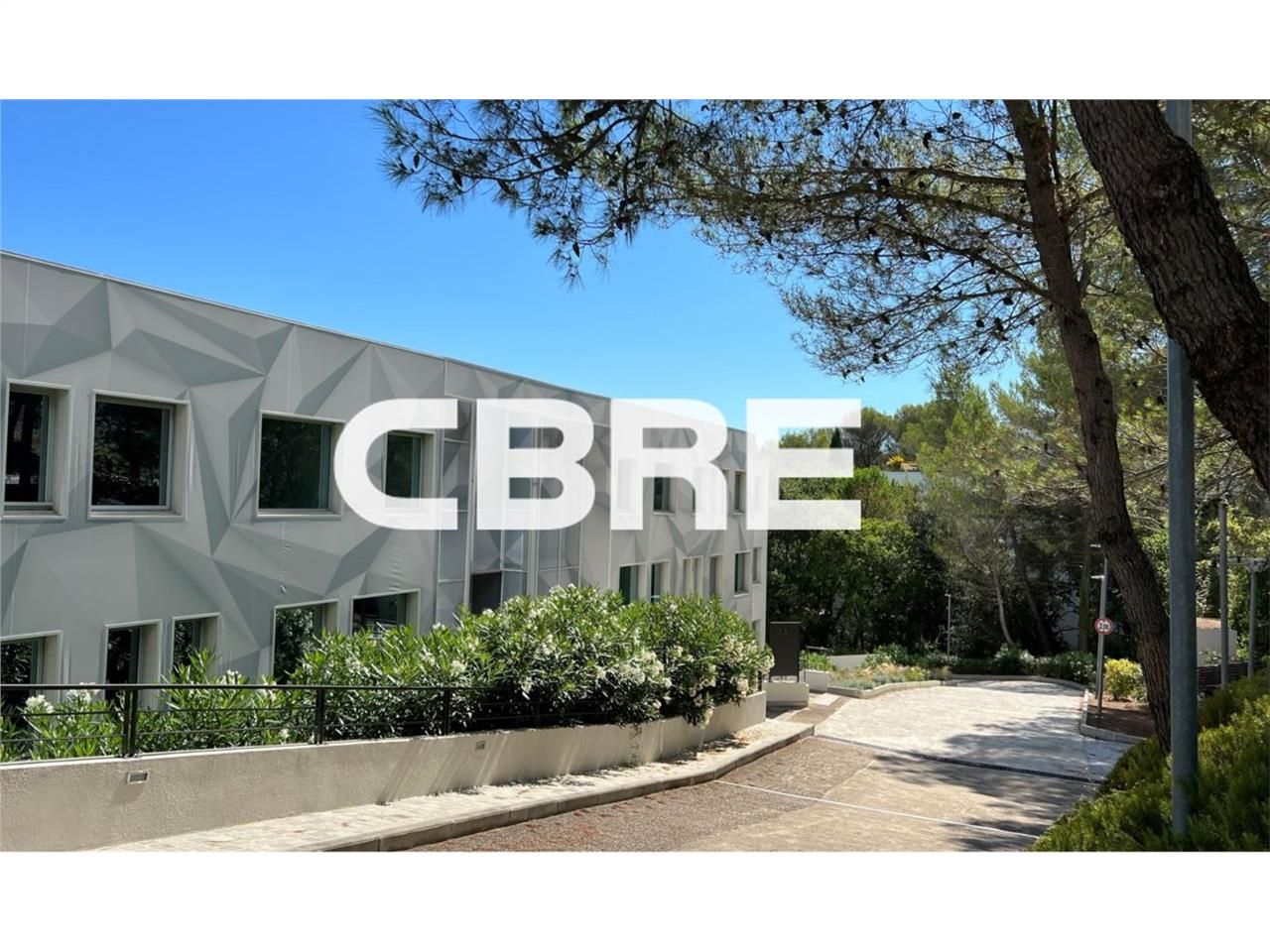 Situés sur la technopole de Sophia Antipolis (064