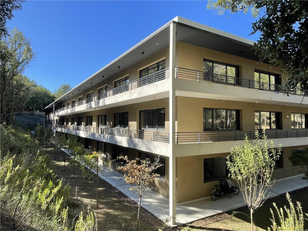 Situés dans le quartier Saint Philippe à Sophia A