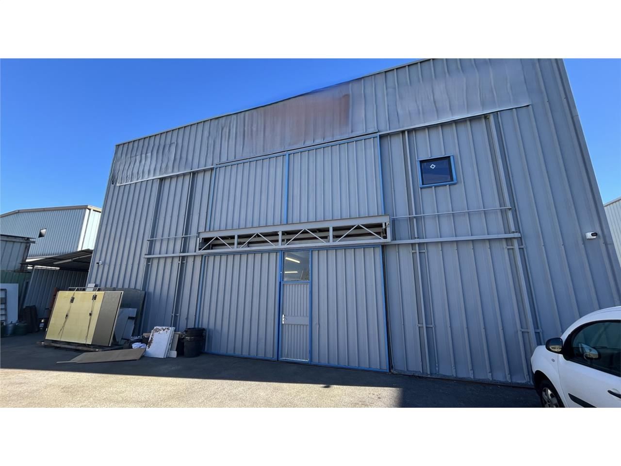 CANNES 06150 - A LOUER LOCAUX D'ENVIRON 560 M² (R