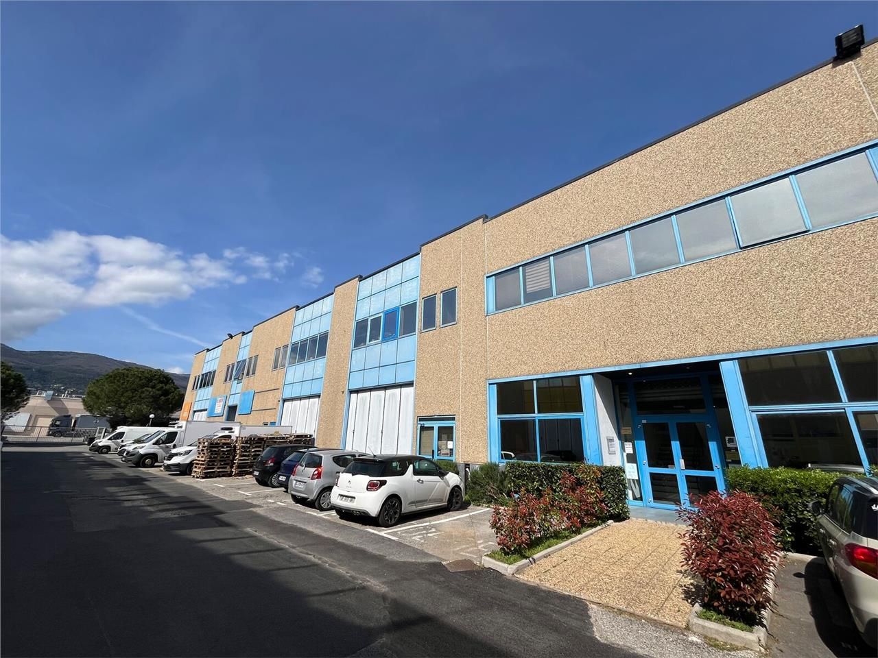 GRASSE 06130 - CBRE vous propose à la location de