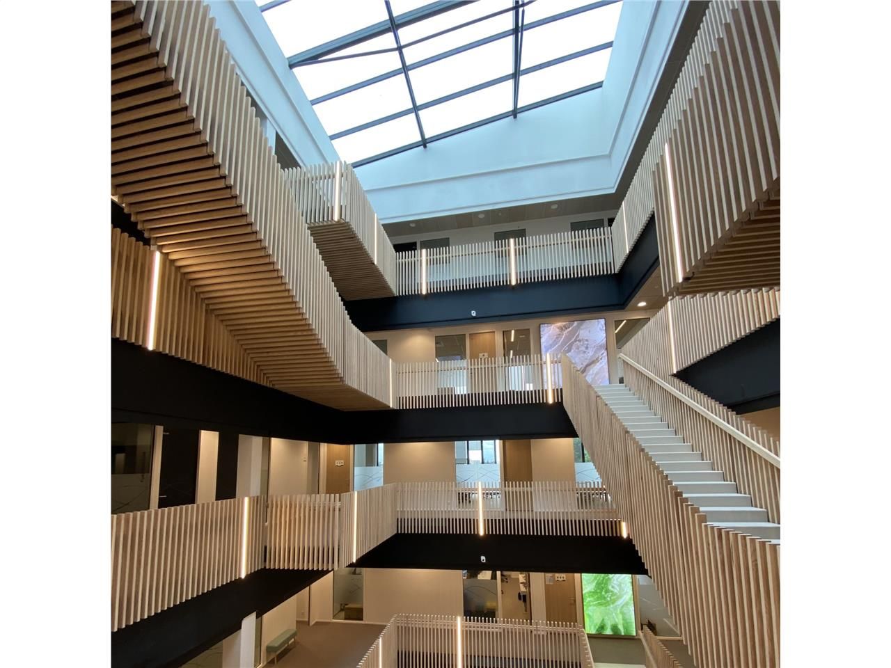 Idéalement situé au coeur de la zone dynamique de