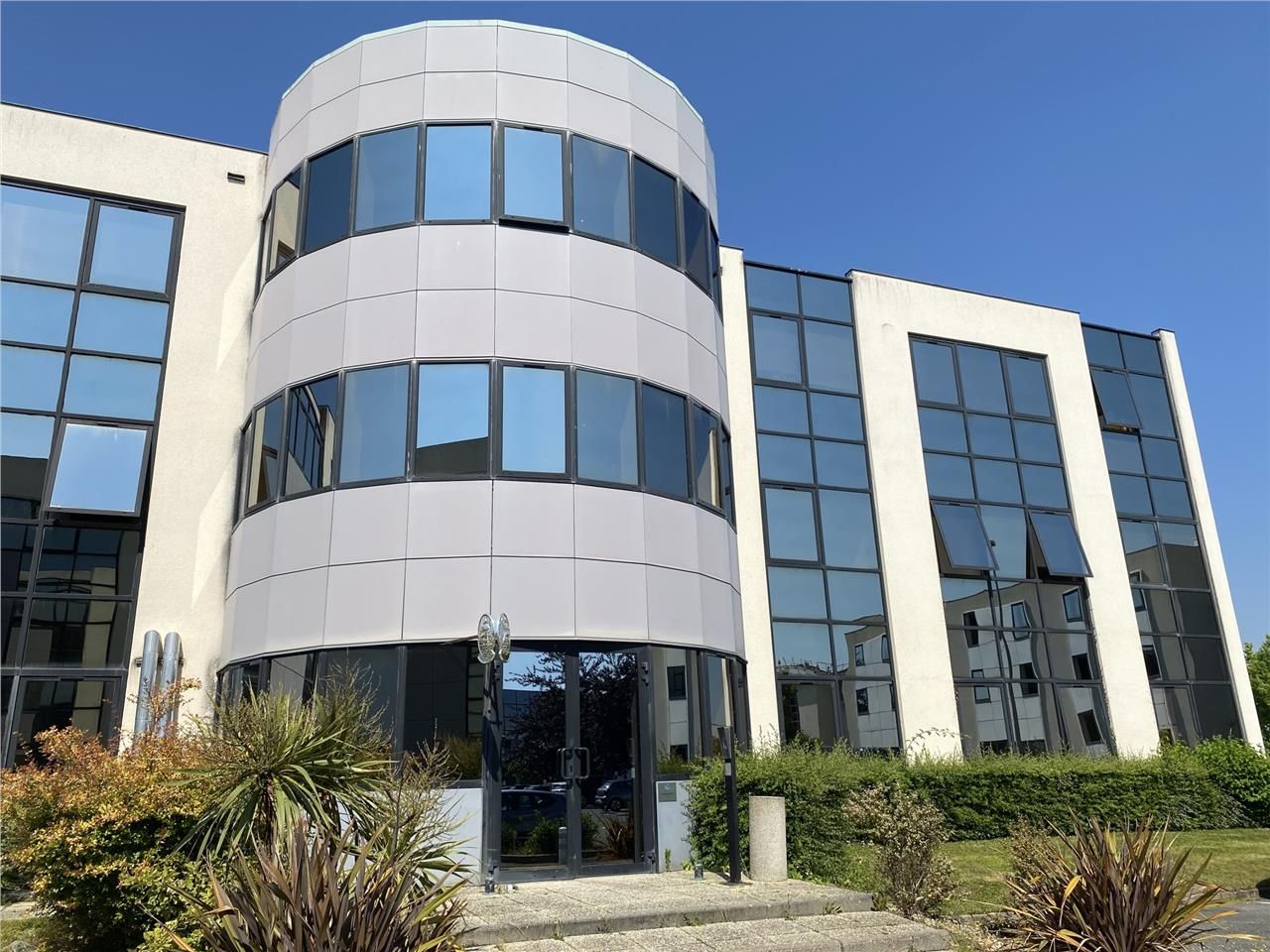 Au Nord de Rennes, au sein d'un parc d'affaires i