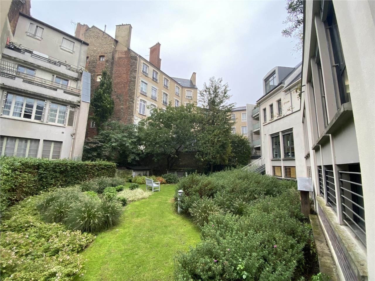 RENNES CENTRE VILLE, emplacement privilégié à 200