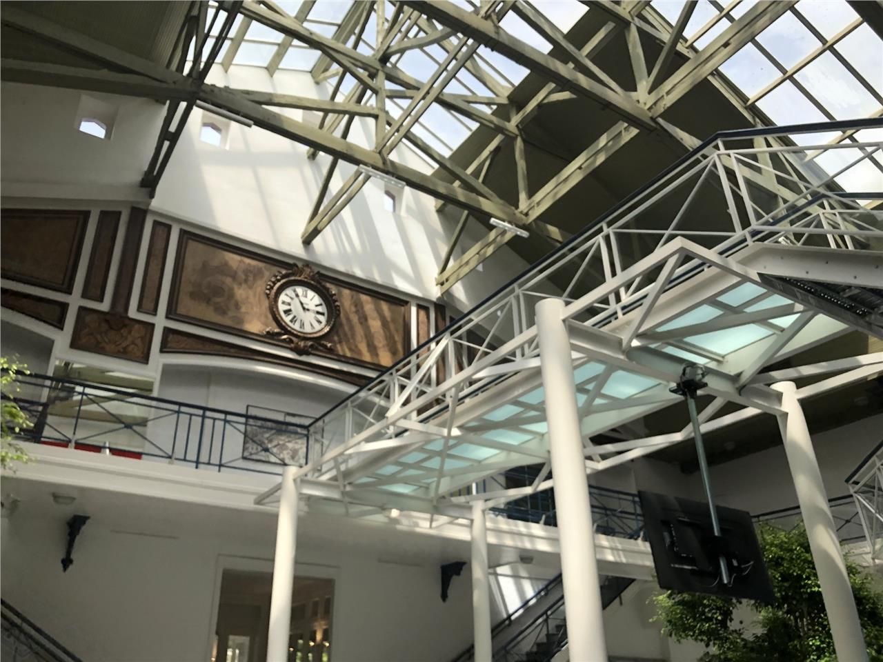 En périphérie du centre-ville, au coeur d'un parc