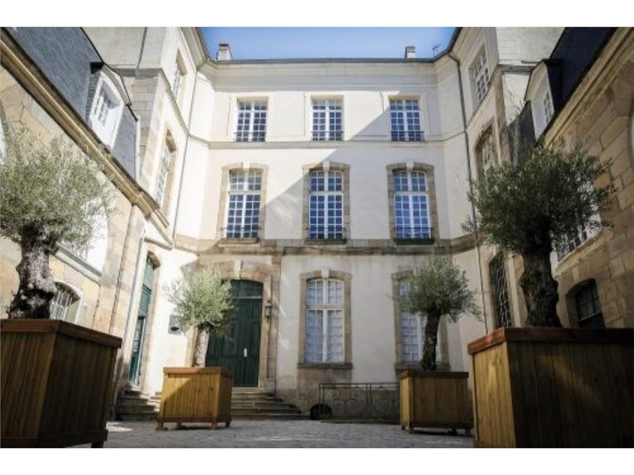 Dans l'hyper centre de RENNES, à proximité du Par