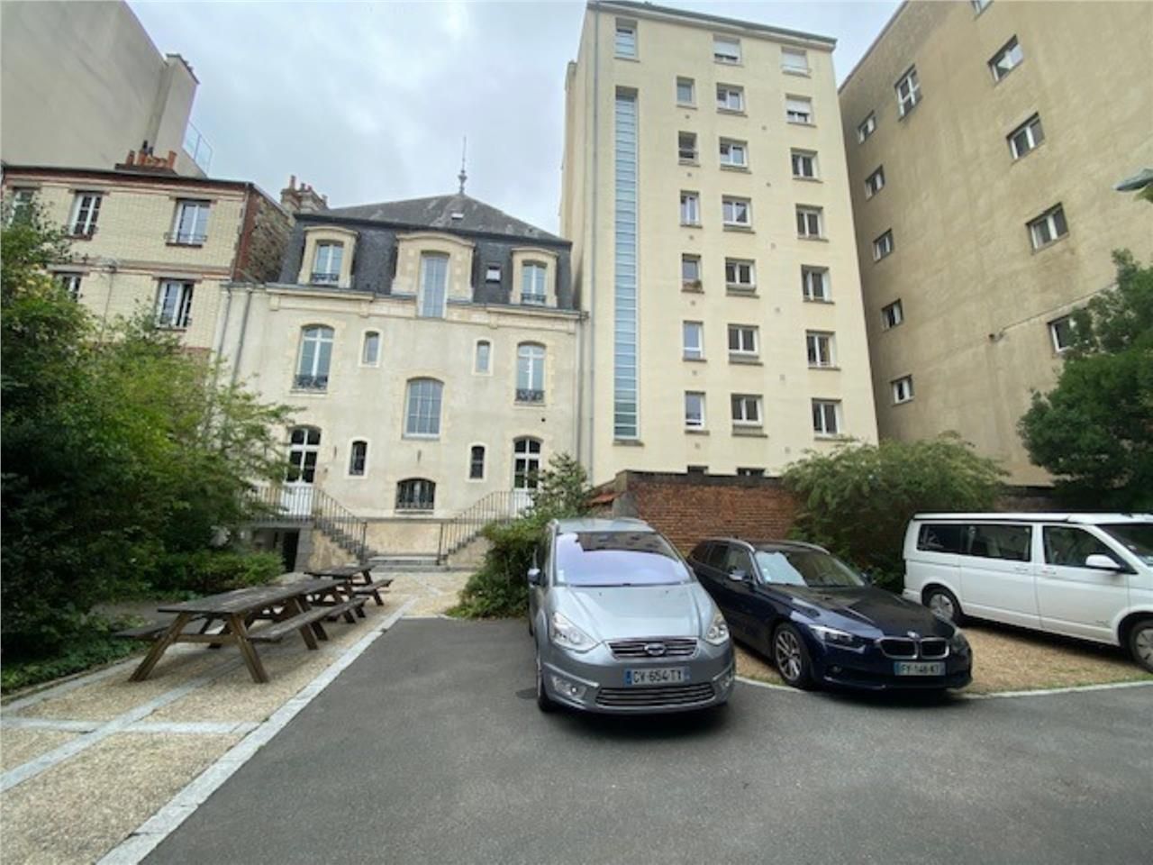 RARE. A proximité de l'hyper centre de Rennes et 