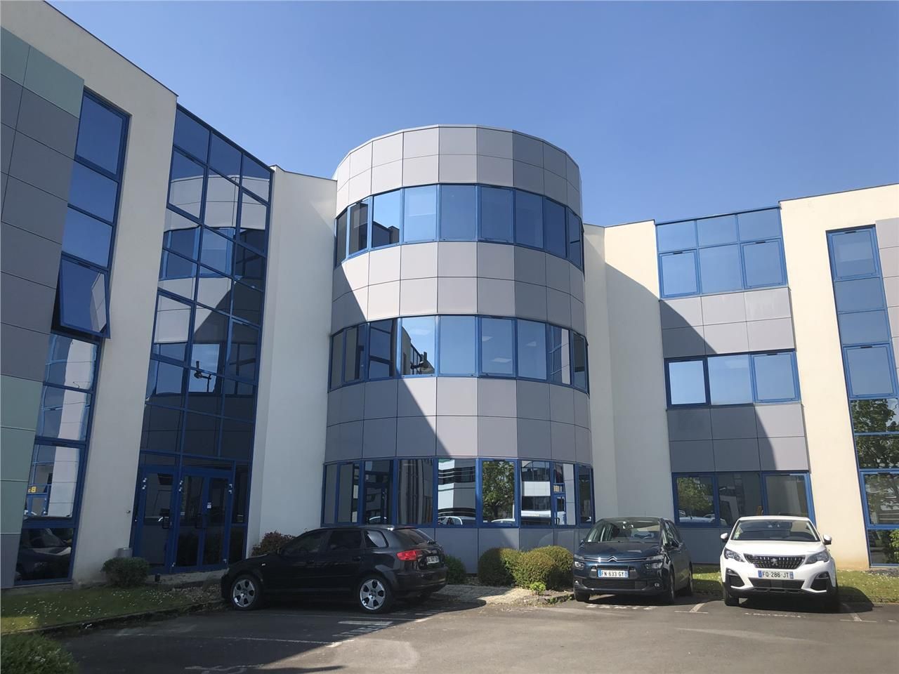 Au Nord de Rennes, au sein d'un parc d'affaires i