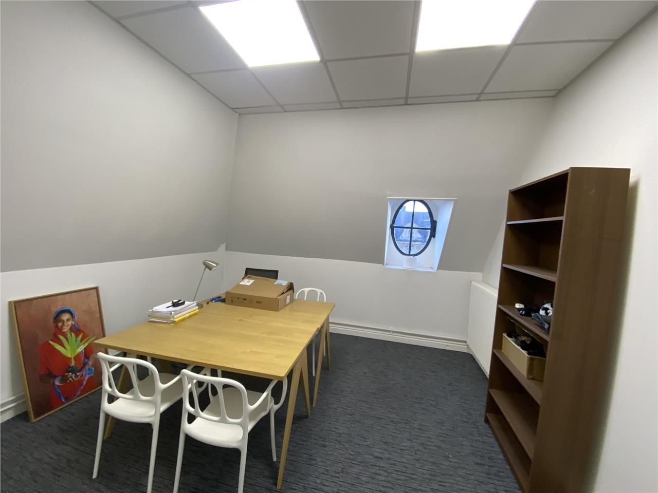 Idéalement situé, au coeur du centre-ville de Ren