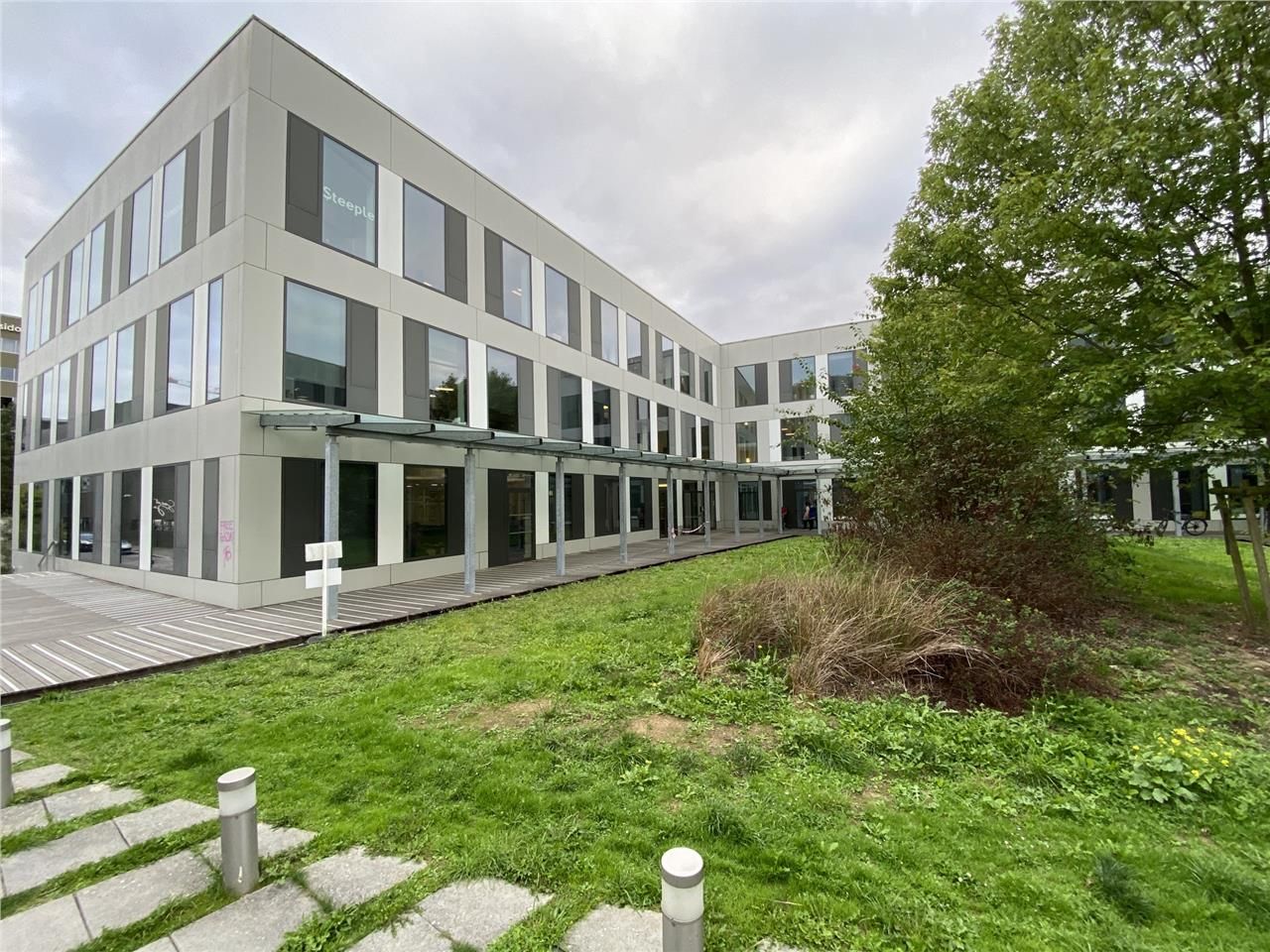 La Courrouze,  zone tertiaire attractive, au pied