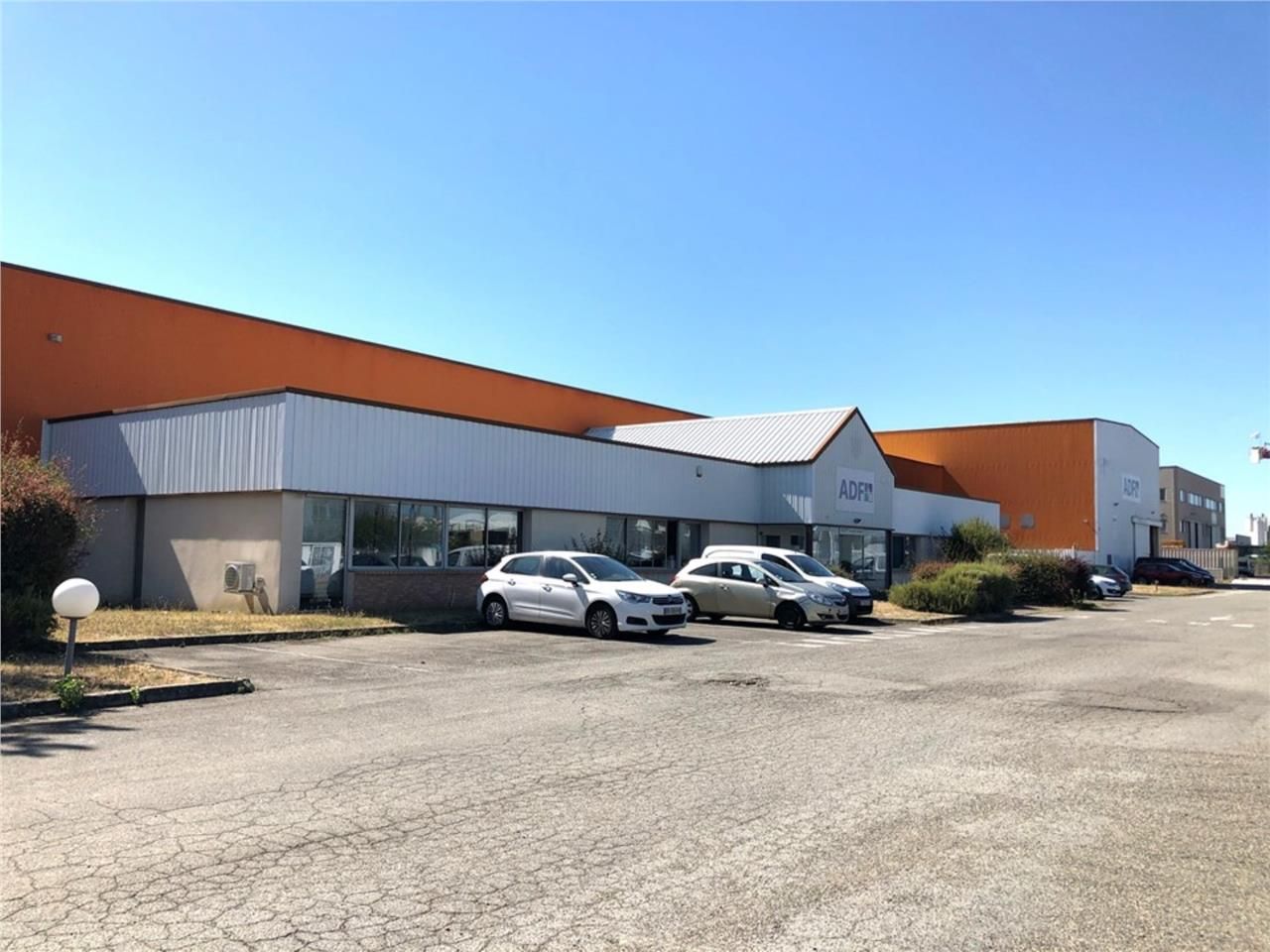 Locaux mixtes à louer (Activité et Bureaux), à TO