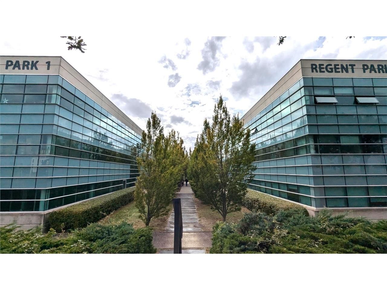 Bureaux à louer à LABEGE dans deux immeubles de 3