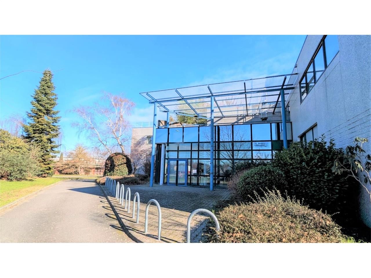 Bureaux à louer dans un immeuble rénové  de LABEG