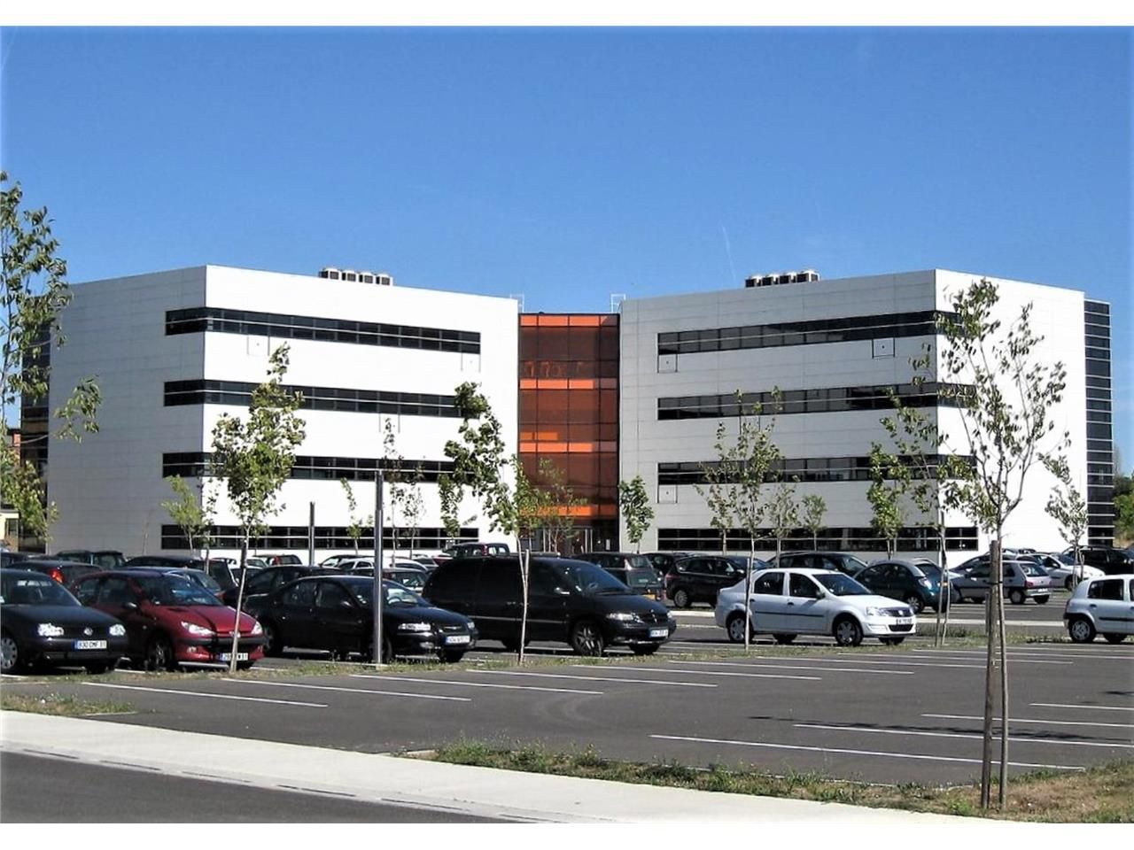 Bureaux à louer représentant les 3 plateaux entie