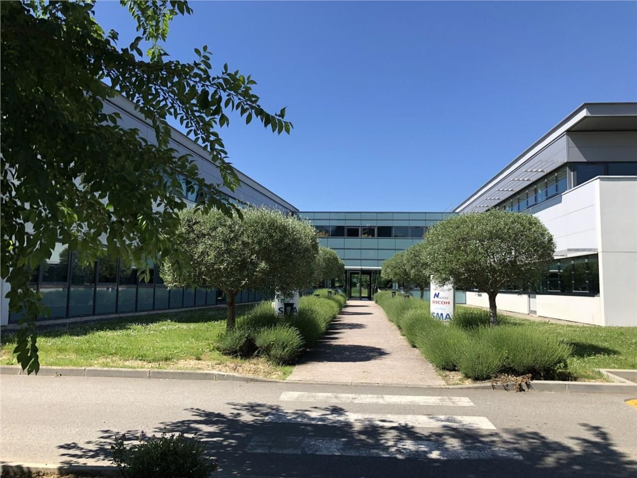 Bureaux à louer dans un programme récent et de qu