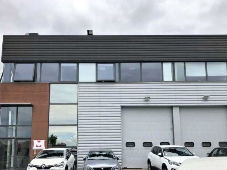 Locaux mixtes (Activité et Bureaux) à louer à COL