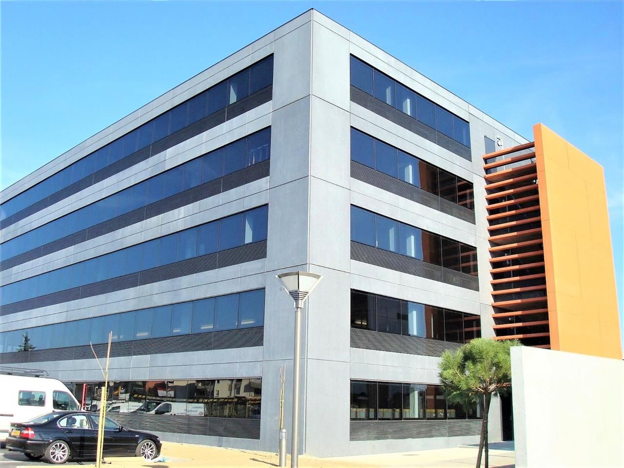 Bureaux à louer à TOULOUSE en façade de la rocade