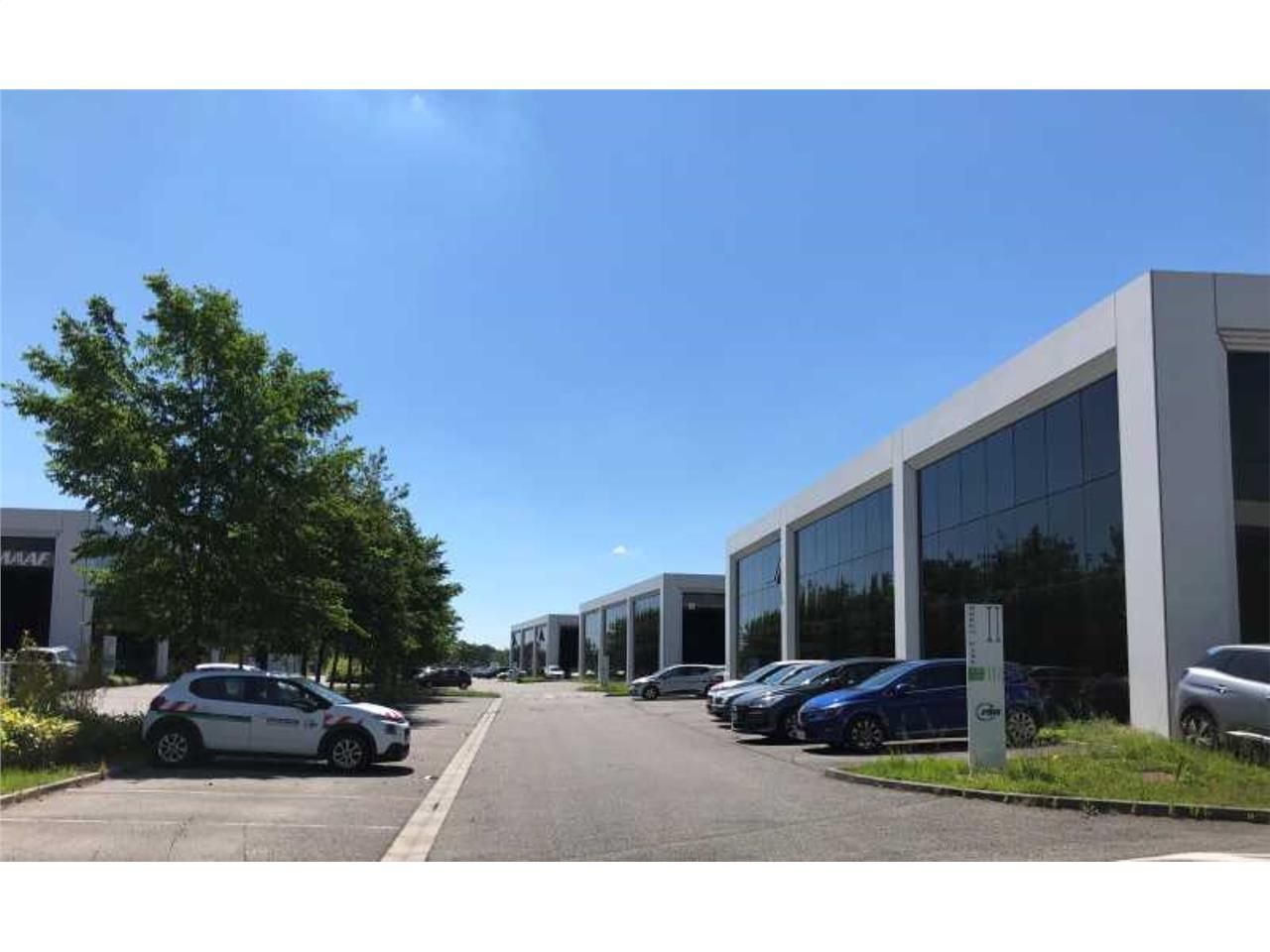 Bureaux à louer dont un plateau intégral dans un 