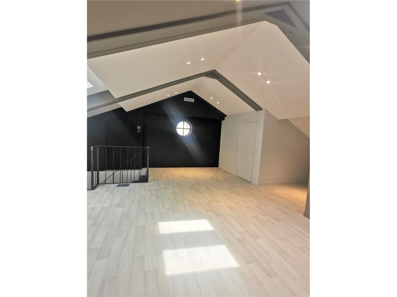 Bureaux à louer Place des Carmes, en hyper centre