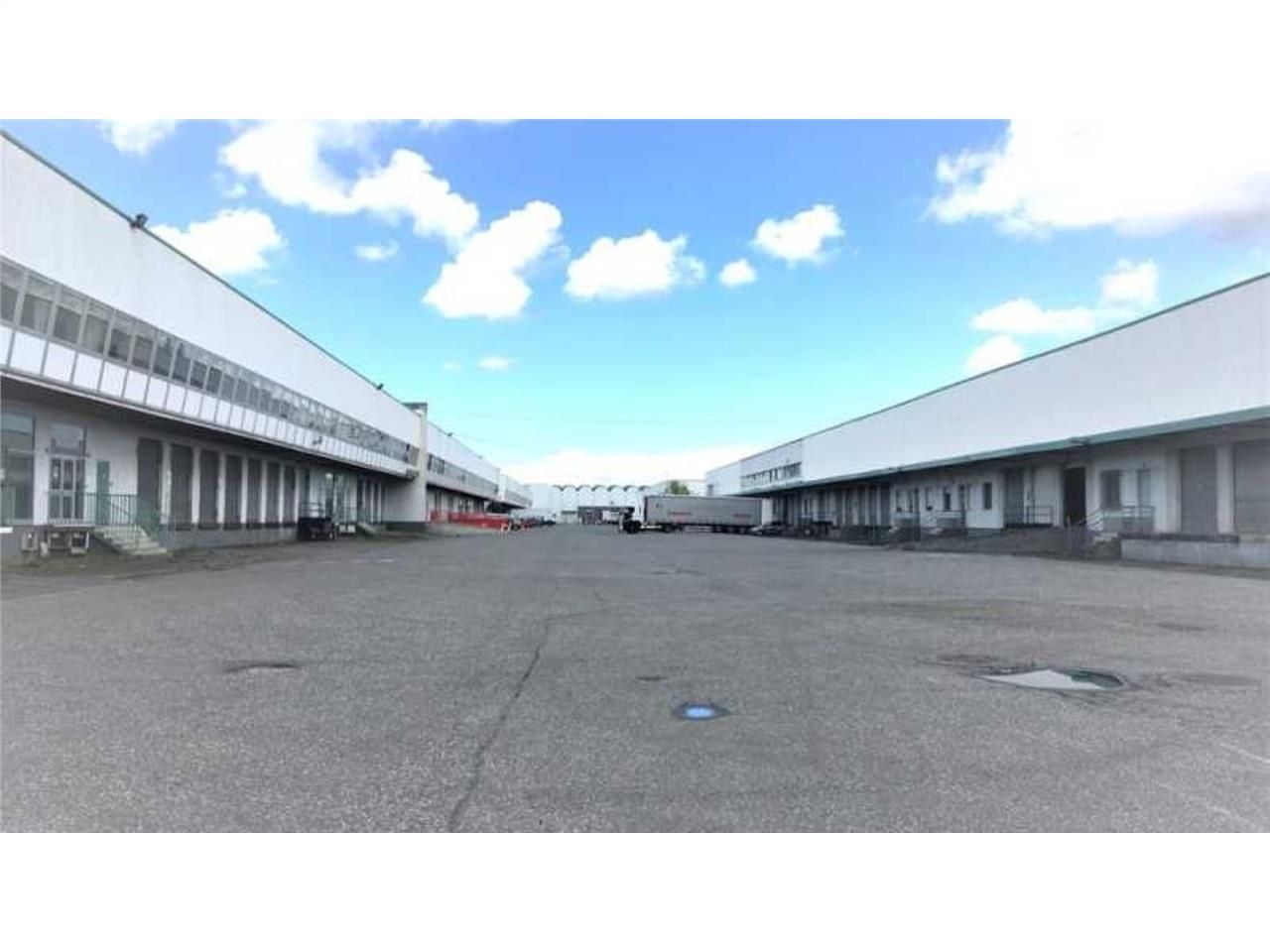 Entrepôts à louer, au coeur de la zone industriel