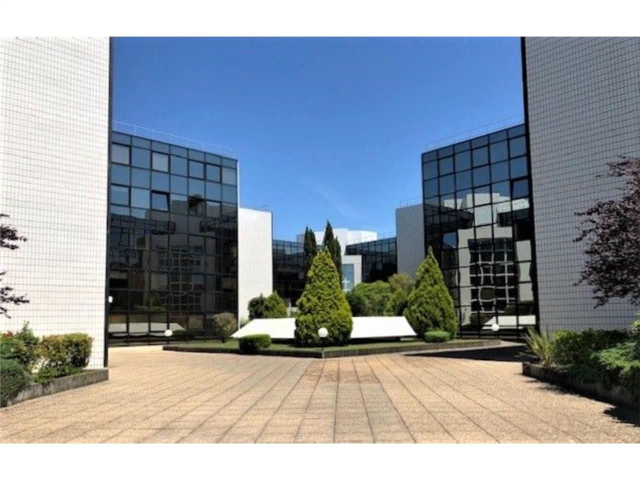 Bureaux à vendre ou à louer dans un programme ter