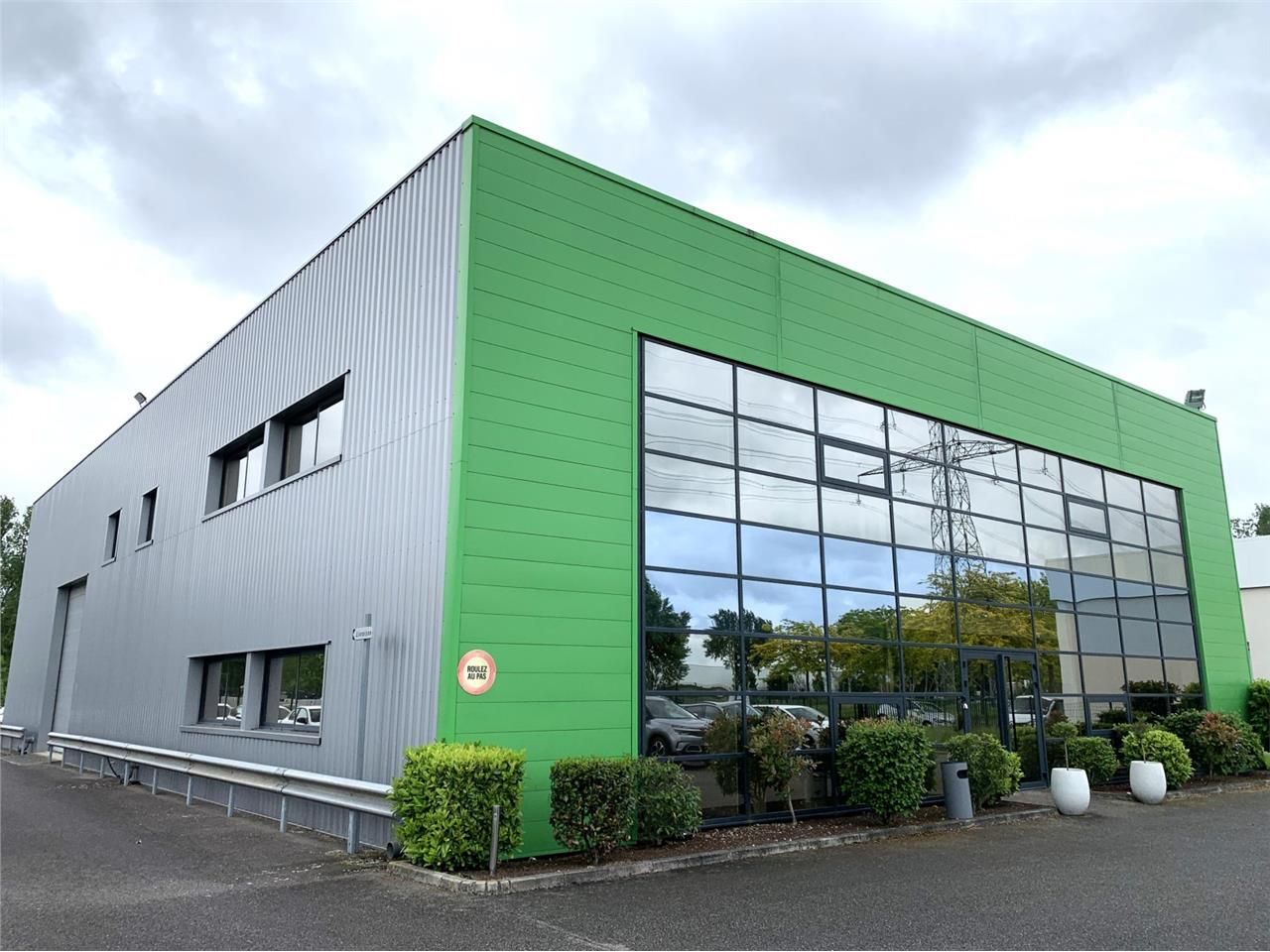 A vendre ou à louer, un bâtiment indépendant mixt