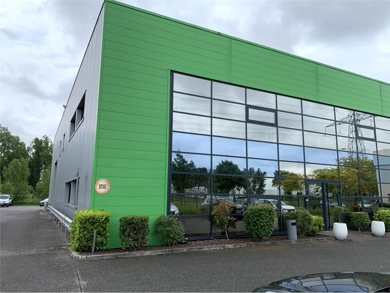 A vendre ou à louer, un bâtiment indépendant mixt