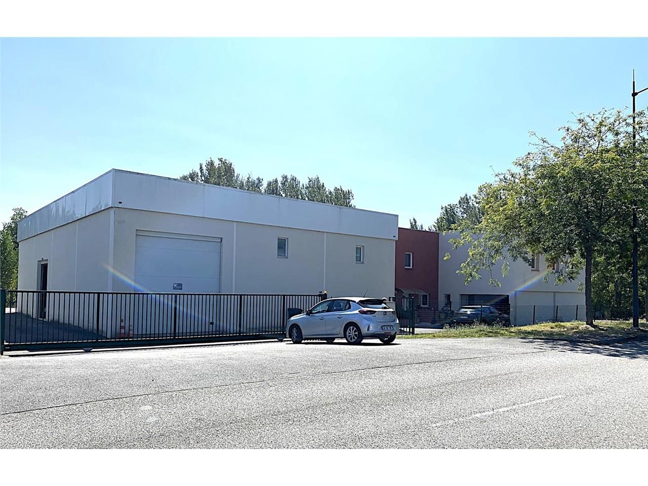 Bâtiment indépendant à vendre , usage mixte (Acti