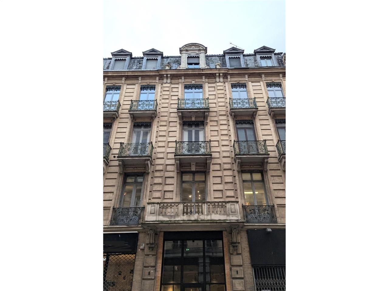 Bureaux à louer entièrement rénovés et climatisés