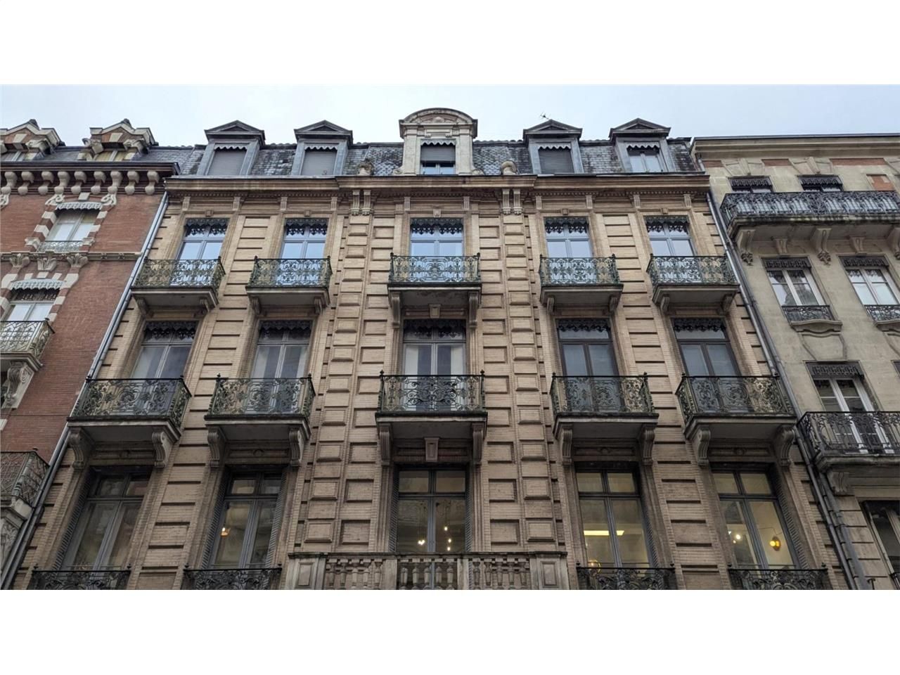 Bureaux à louer entièrement rénovés et climatisés