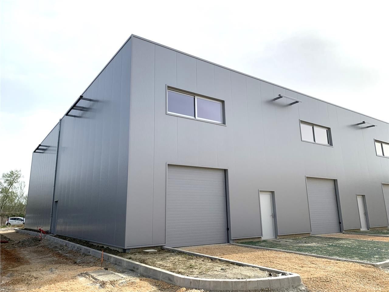 A vendre cellules d'activité dans un bâtiment neu