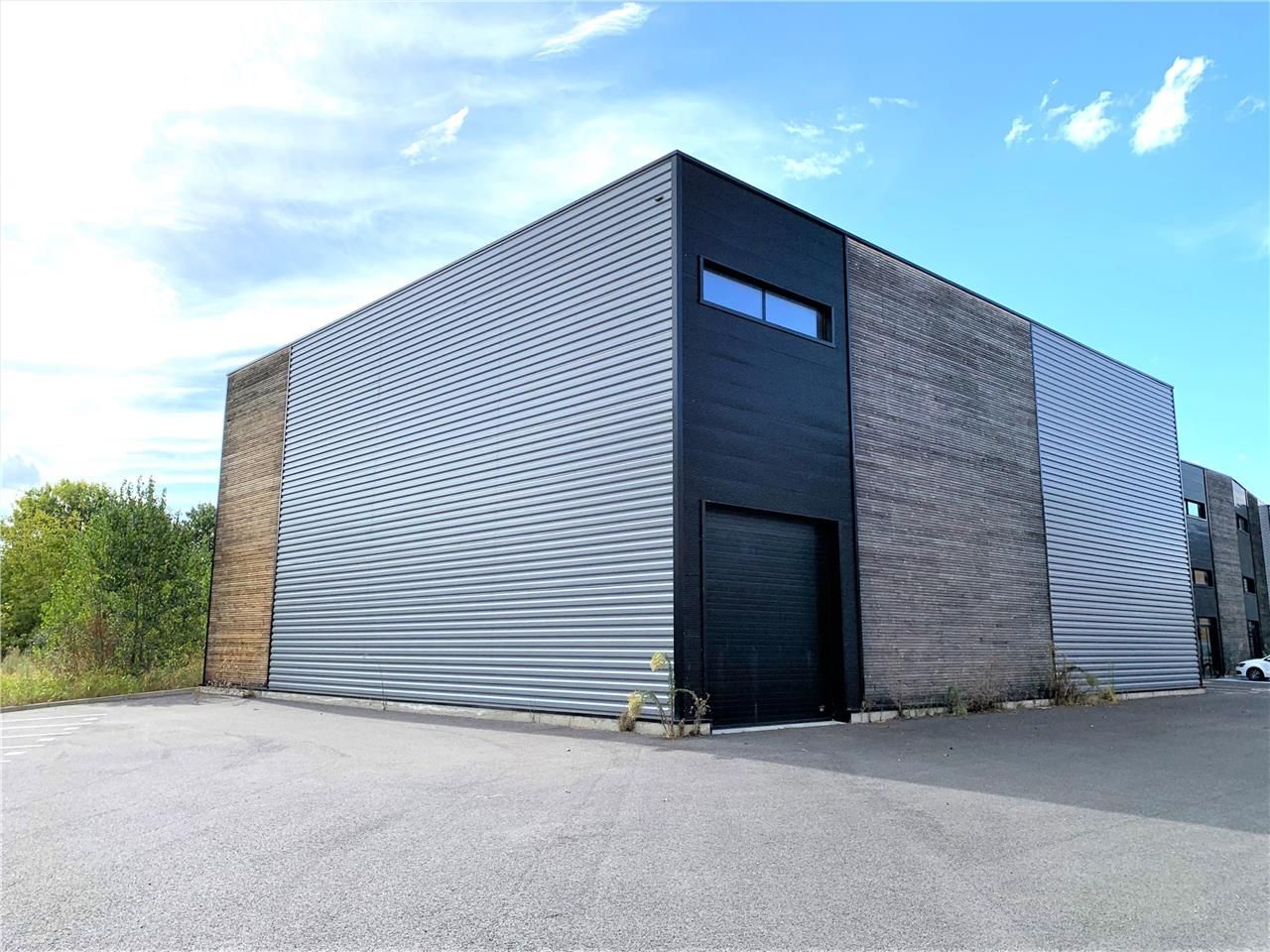 À vendre ou à louer, cellule mixte (Activité et B