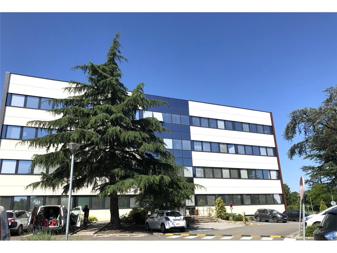 Bureaux à louer, dans un immeuble en R+3 au coeur