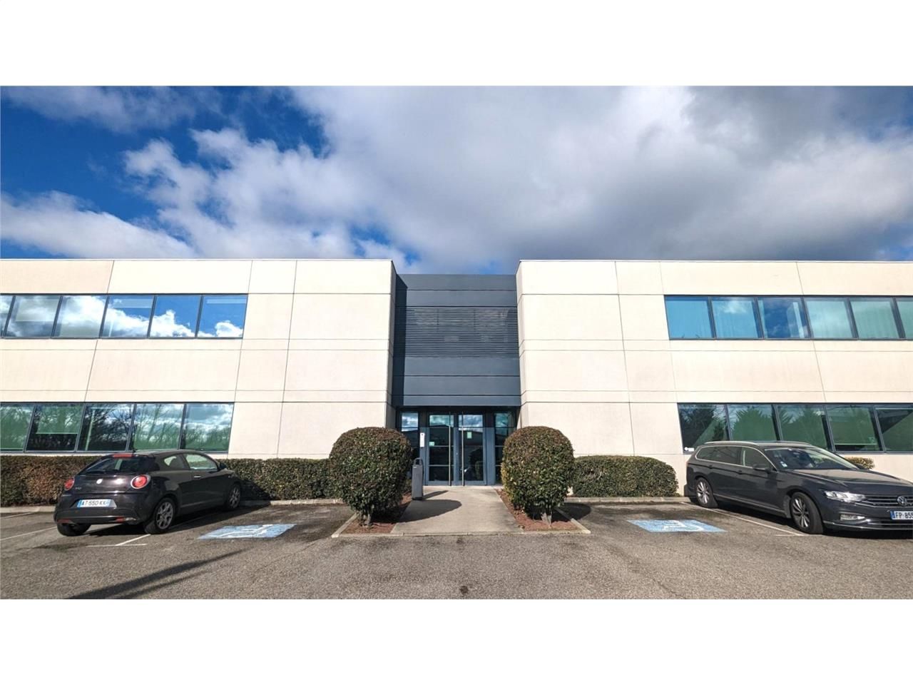 Bureaux à louer à L'UNION, dans un ensemble tert